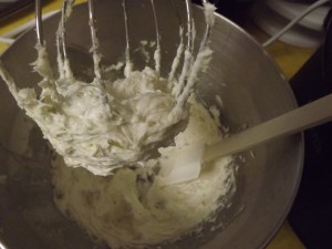 How to make whipped coconut cream lotion.